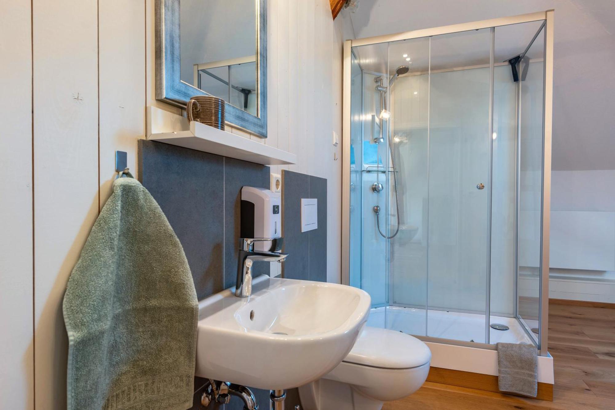 Bahnhof Grombach Apartment บาด รัพเพเนา ภายนอก รูปภาพ