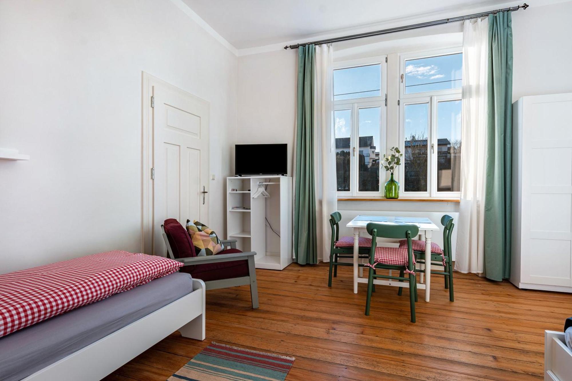 Bahnhof Grombach Apartment บาด รัพเพเนา ภายนอก รูปภาพ