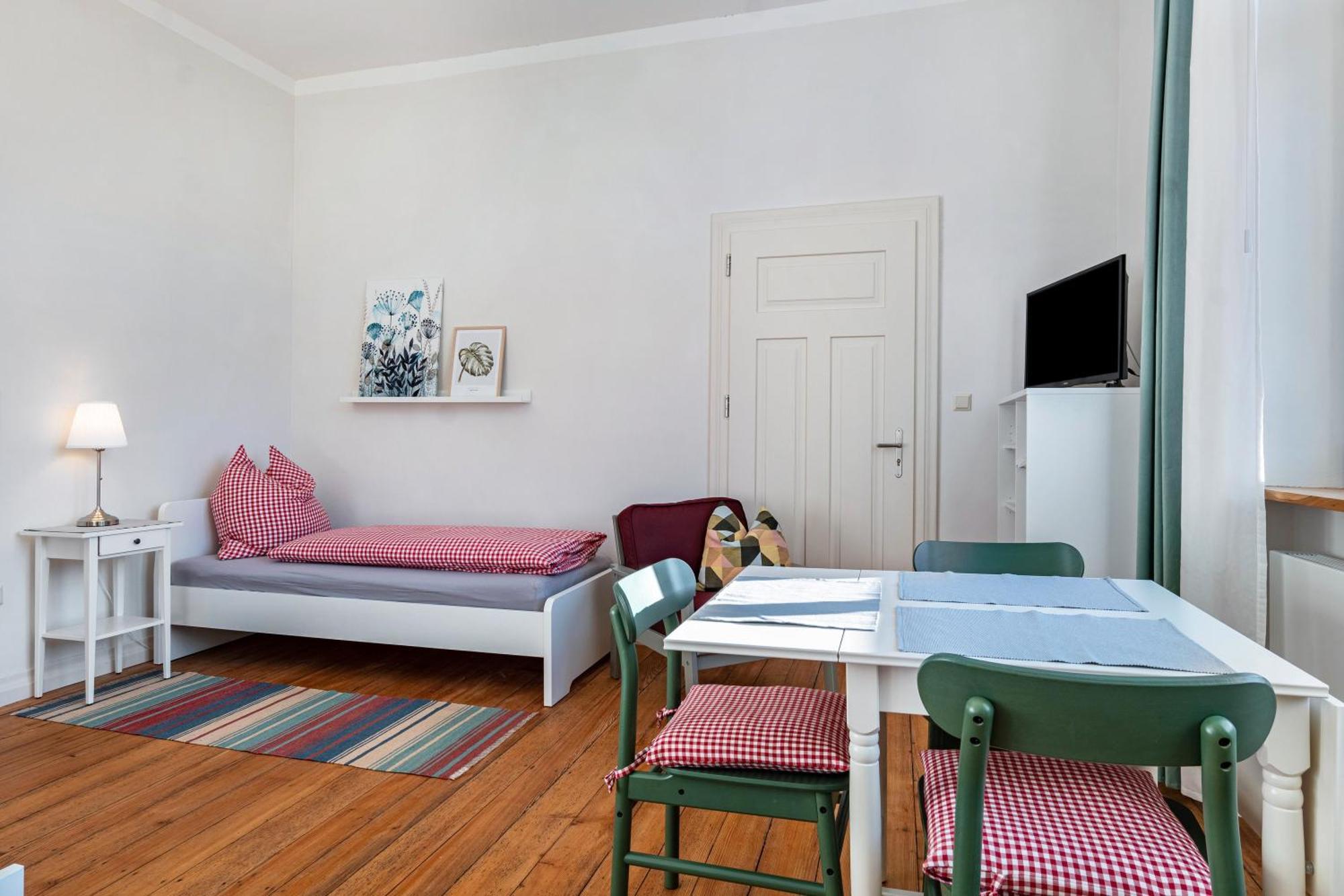 Bahnhof Grombach Apartment บาด รัพเพเนา ภายนอก รูปภาพ